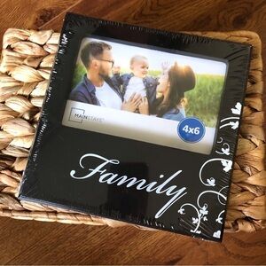 Family 4x6 photo frame